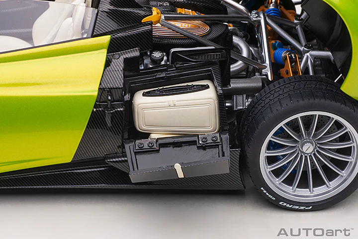 AUTOart Pagani Huayra Roadster Verde Firenze Pearl Green 1:18 - Image 17