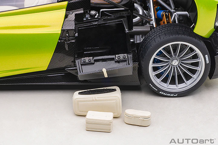 AUTOart Pagani Huayra Roadster Verde Firenze Pearl Green 1:18 - Image 18