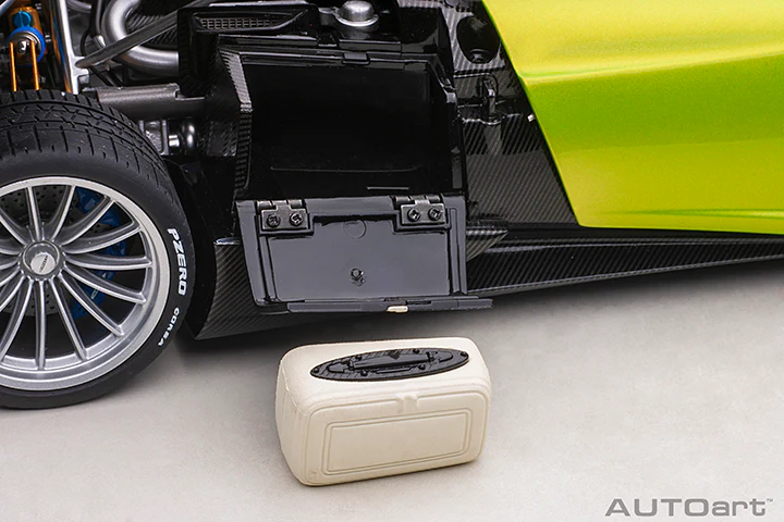 AUTOart Pagani Huayra Roadster Verde Firenze Pearl Green 1:18 - Image 20