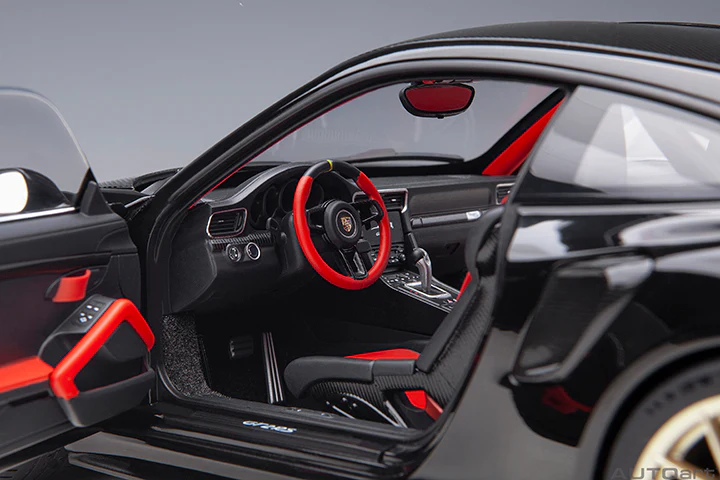 AUTOart Porsche 911 991.2 GT2 RS w/ Weissach Pkg Black 1:18 - Image 9