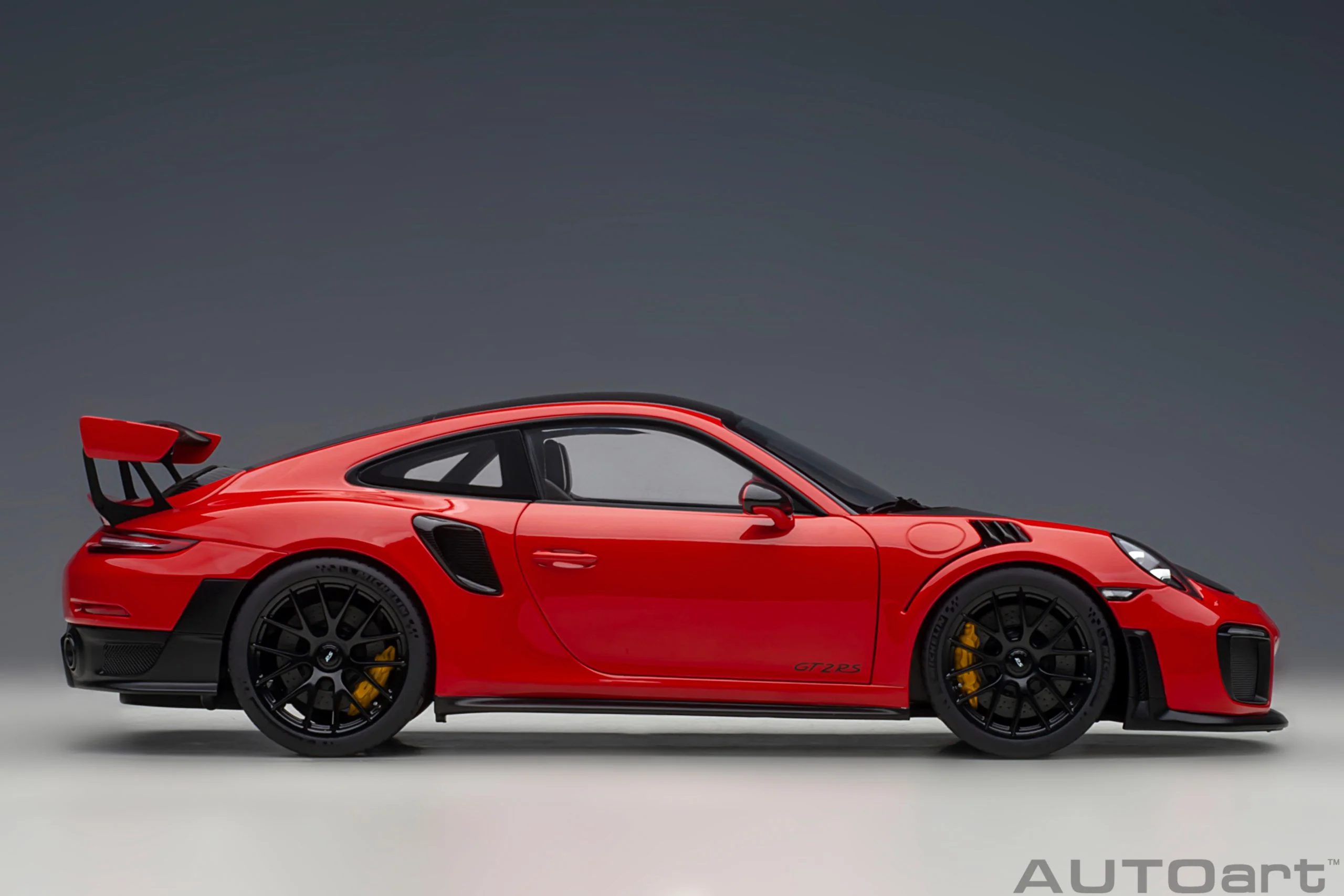 AUTOart Porsche 911 991.2 GT2 RS w/ Weissach Pkg Guards Red 1:18 - Image 4