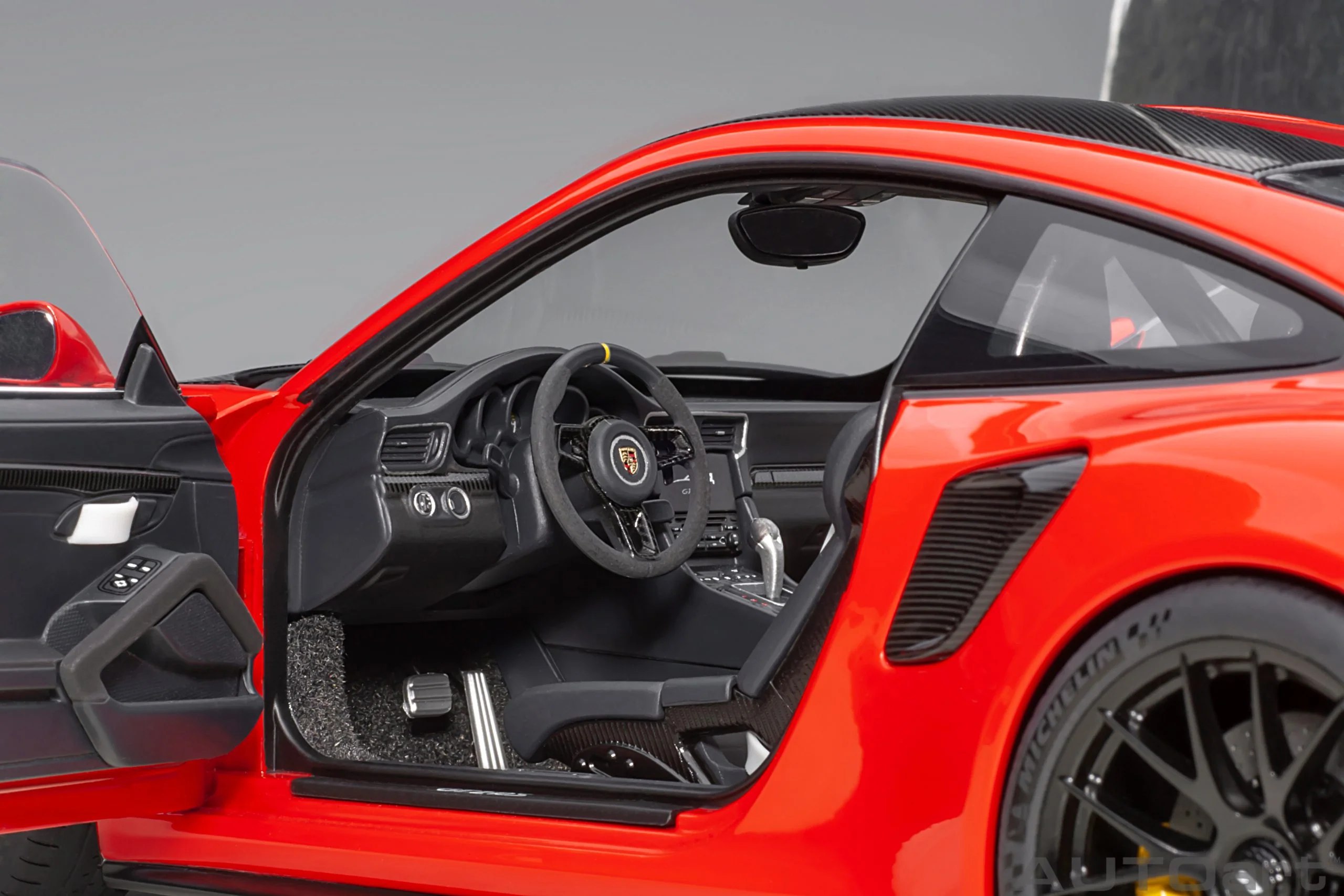 AUTOart Porsche 911 991.2 GT2 RS w/ Weissach Pkg Guards Red 1:18 - Image 9