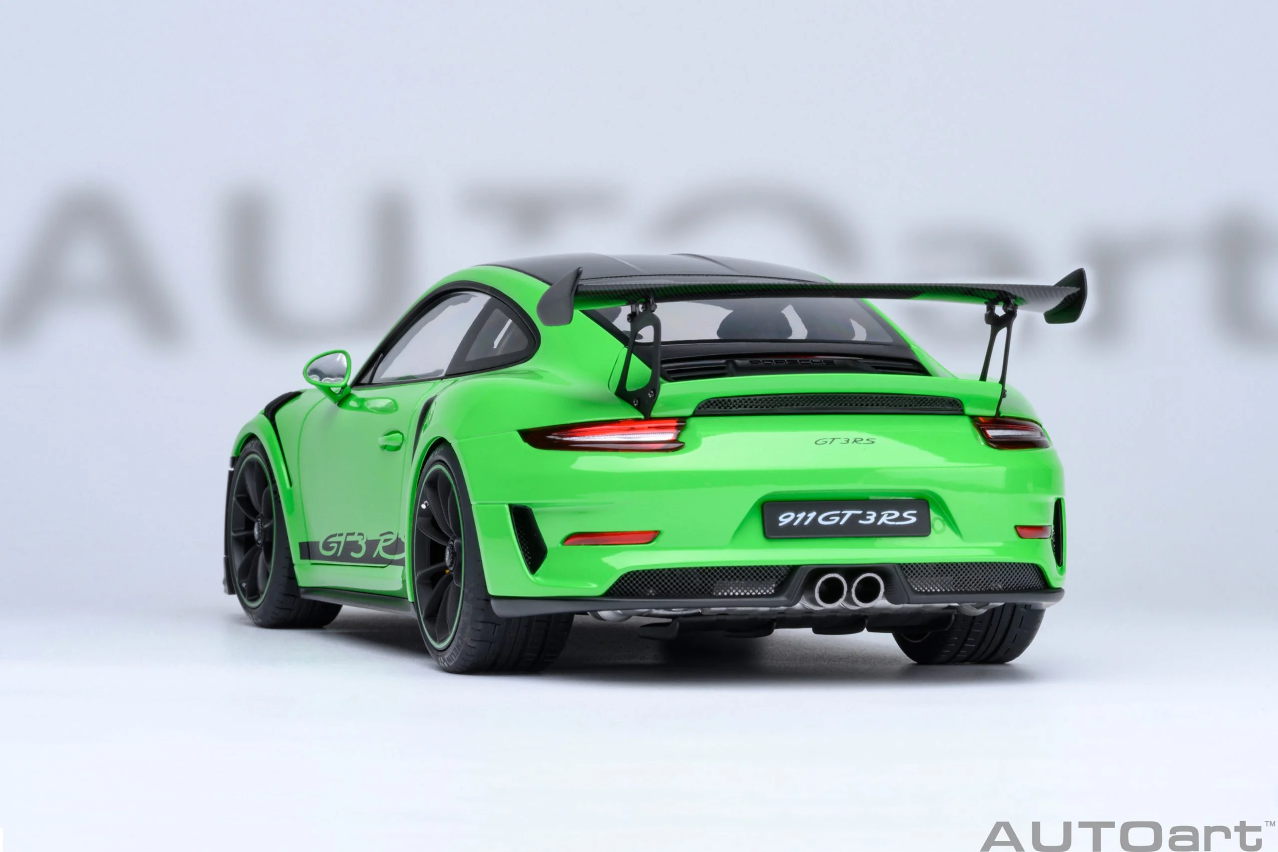 AUTOart Porsche 911 991.2 GT3 RS w/ Weissach Pkg Lizard Green 1:18 - Image 21