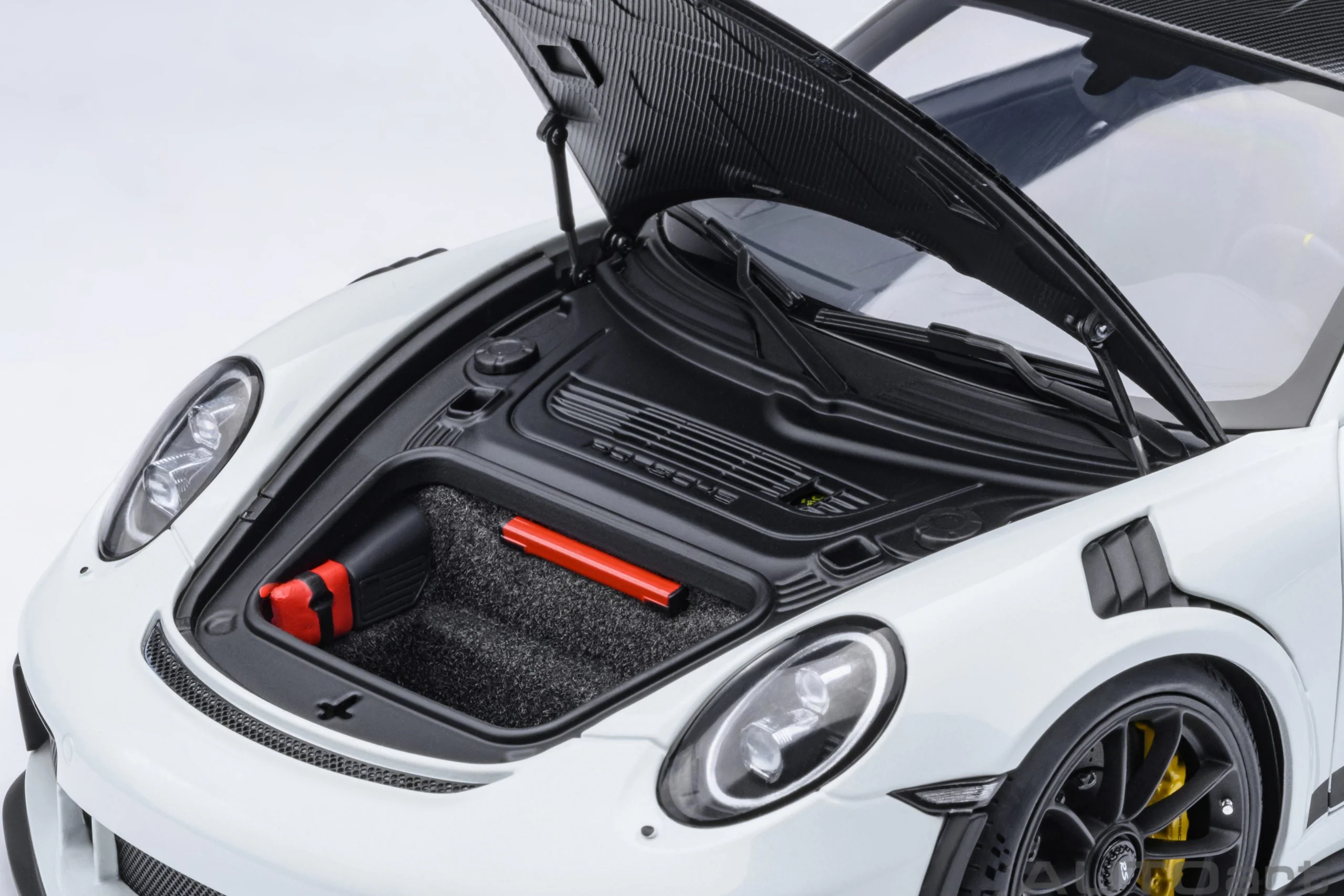 AUTOart Porsche 911 991.2 GT3 RS w/ Weissach Pkg White 1:18 - Image 11