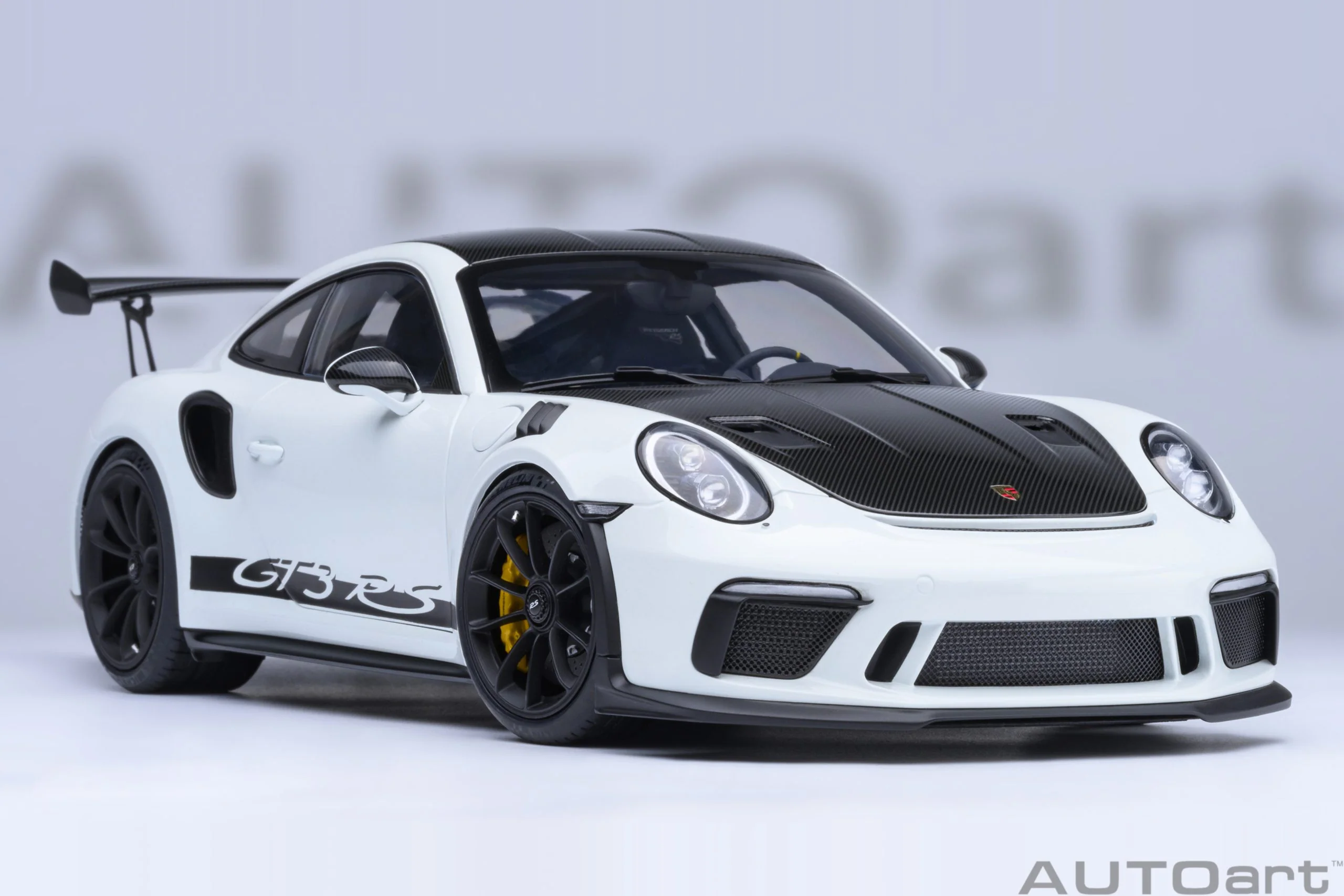 AUTOart Porsche 911 991.2 GT3 RS w/ Weissach Pkg White 1:18 - Image 17