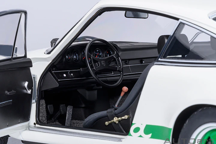 AUTOart Porsche 911 Carrera 2.7 RS Grand Prix White w/ Green Deco and Wheels 1:18 - Image 9