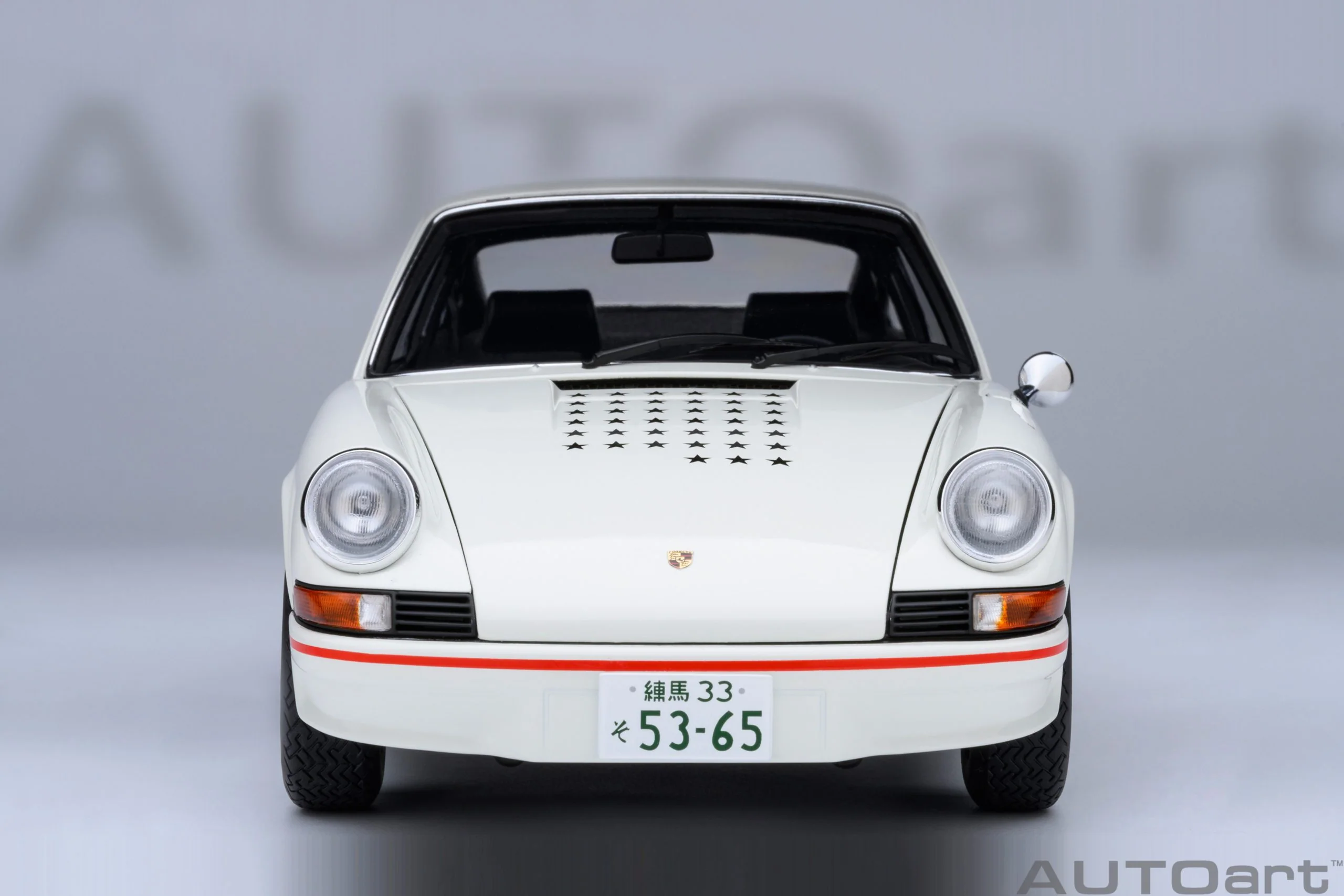 AUTOart Porsche 911 Carrera 2.7 RS Grand Prix White w/ Red "The Circuit Wolf" 1:18 - Image 5