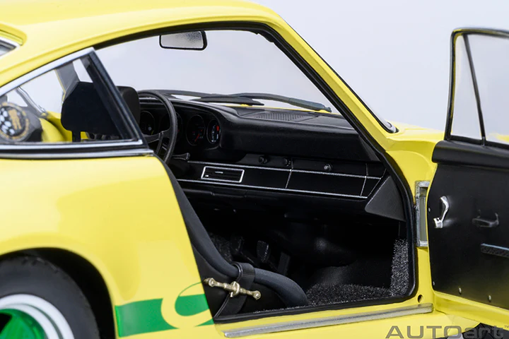 AUTOart Porsche 911 Carrera 2.7 RS Light Yellow w/ Green Deco and Wheels 1:18 - Image 10