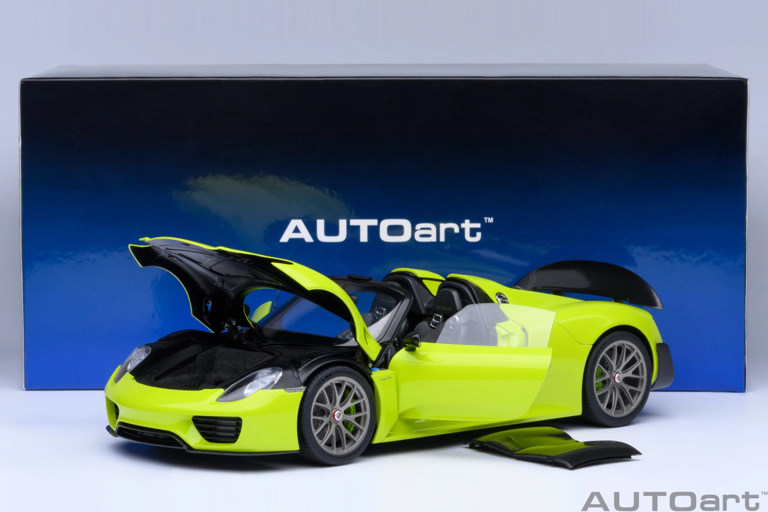 AUTOart Porsche 918 Spyder w/ Weissach Pkg Acid Green 1:18 - Image 23
