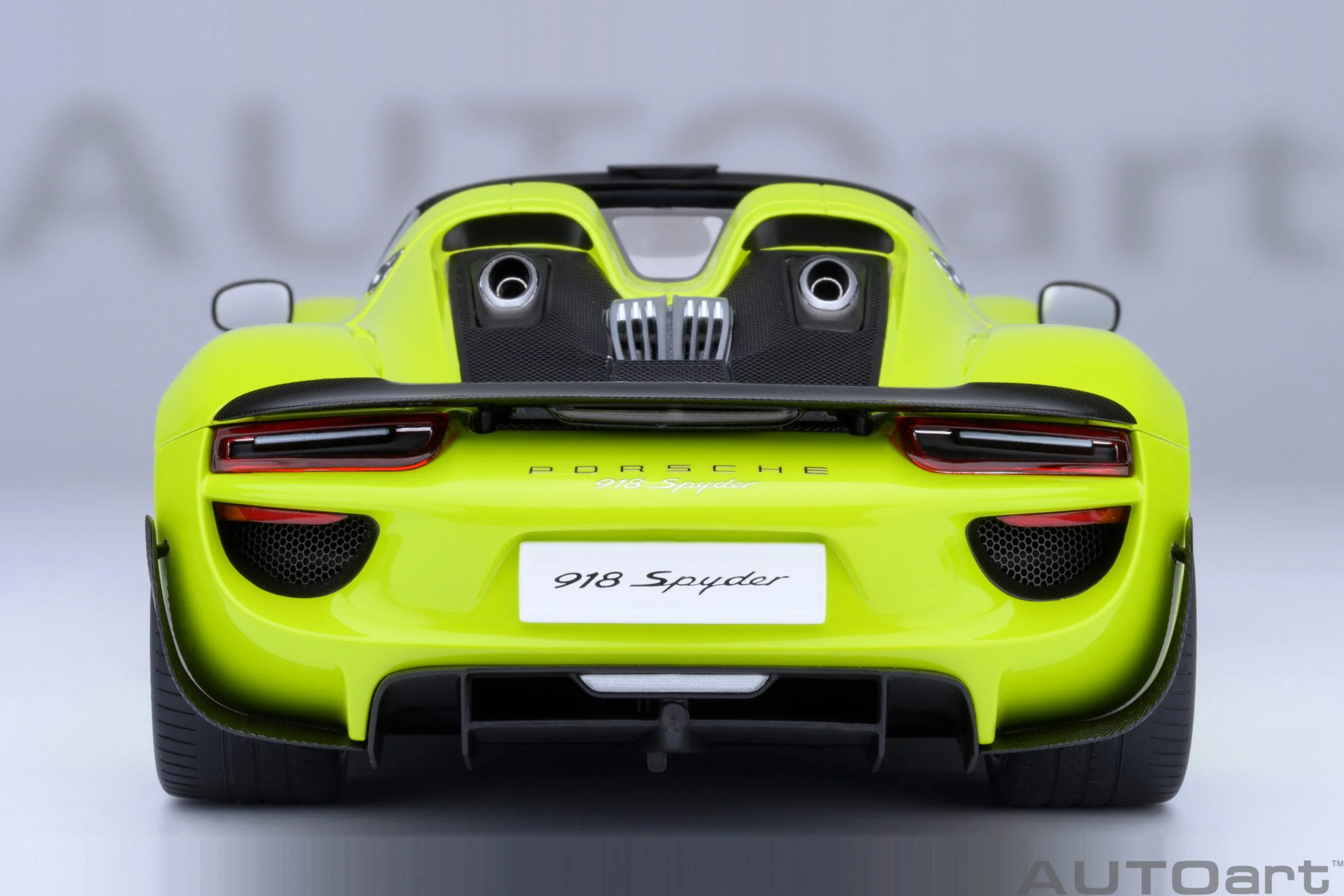 AUTOart Porsche 918 Spyder w/ Weissach Pkg Acid Green 1:18 - Image 6