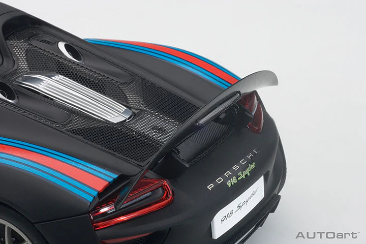 AUTOart Porsche 918 Spyder w/ Weissach Pkg Matte Black w/ Martini Livery 1:18 - Image 13