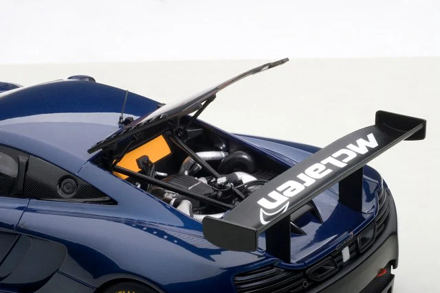 AUTOart Signature Mclaren MP4 12C GT3 Azure Blue DIECAST 1:18 - Image 7
