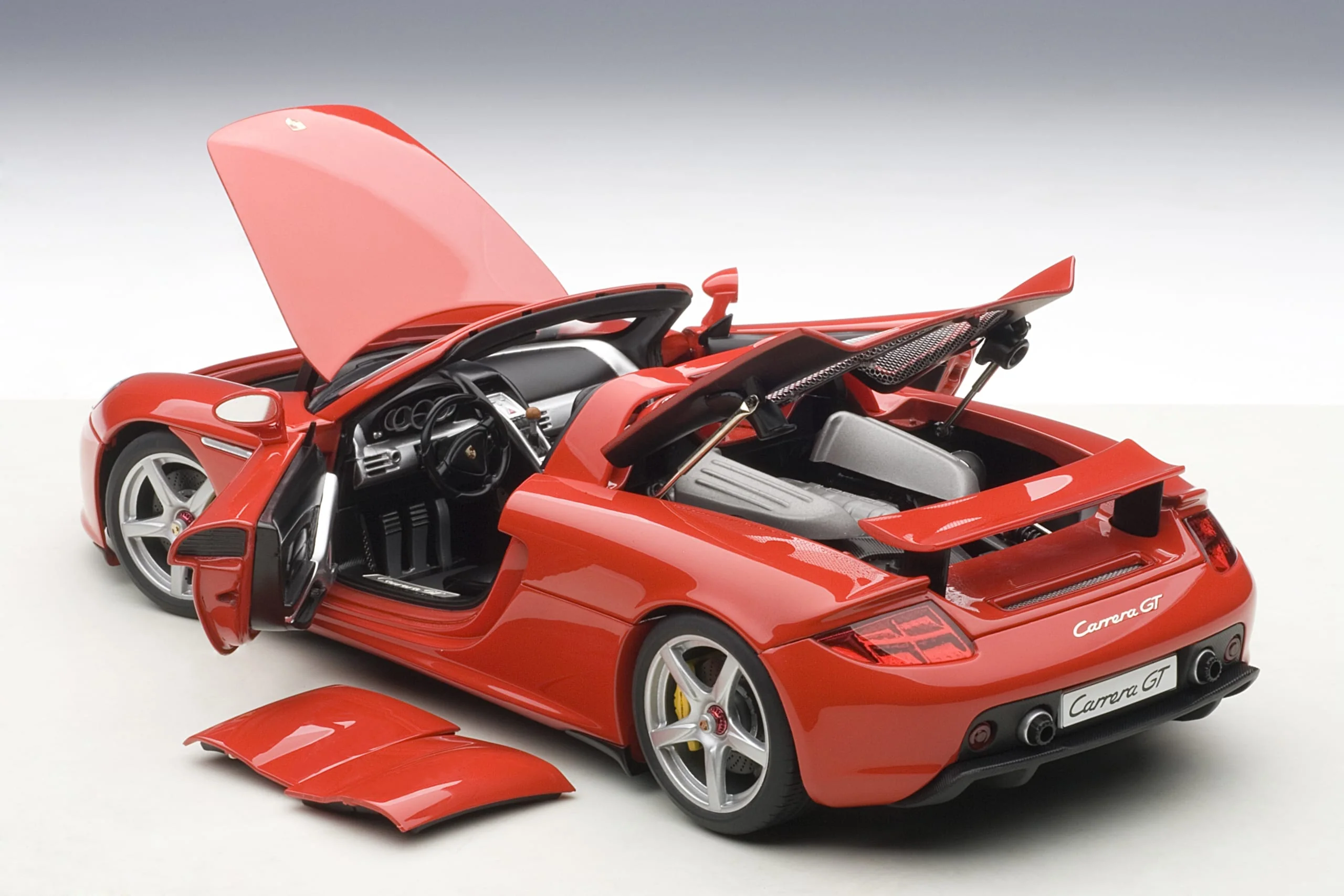 AUTOart Millennium Porsche Carrera GT Guards Red DIECAST 1:18 - Image 9