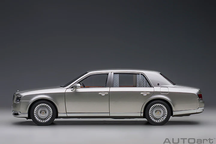 AUTOart Toyota Century Special Edition with Curtain Silver 1:18 - Image 3