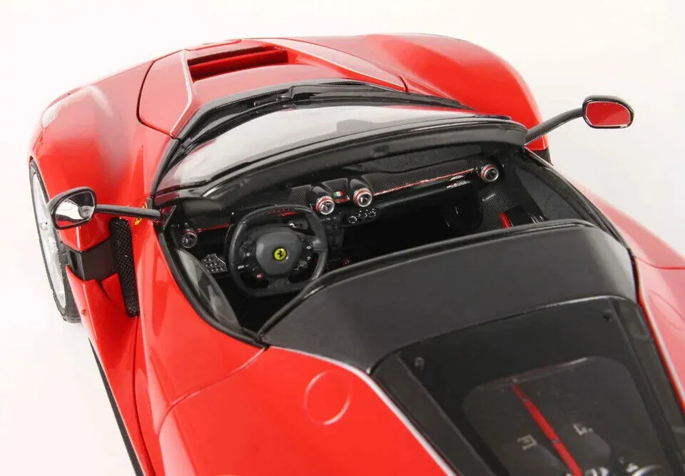 BBR 2016 Ferrari LaFerrari Aperta Spider Rosso Corsa (Ferrari Red) 1:18 - Image 4