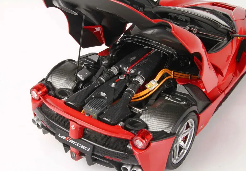 BBR 2016 Ferrari LaFerrari Aperta Spider Rosso Corsa (Ferrari Red) 1:18 - Image 9