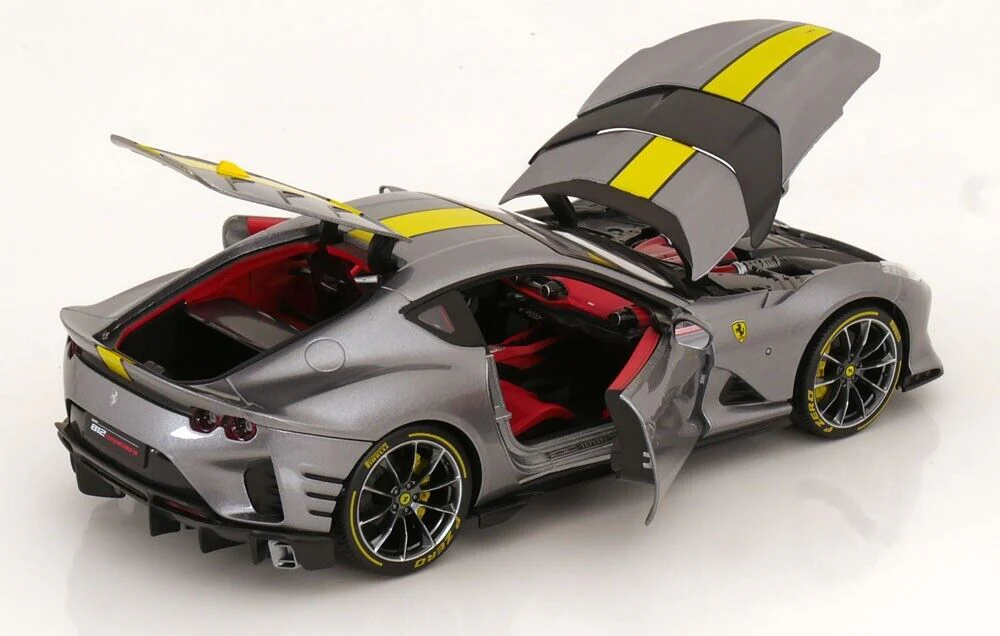 Bburago 2021 Ferrari 812 Competizione Grigio Coburn (Grey Metallic) w/ Yellow Stripe 1:18 - Image 4