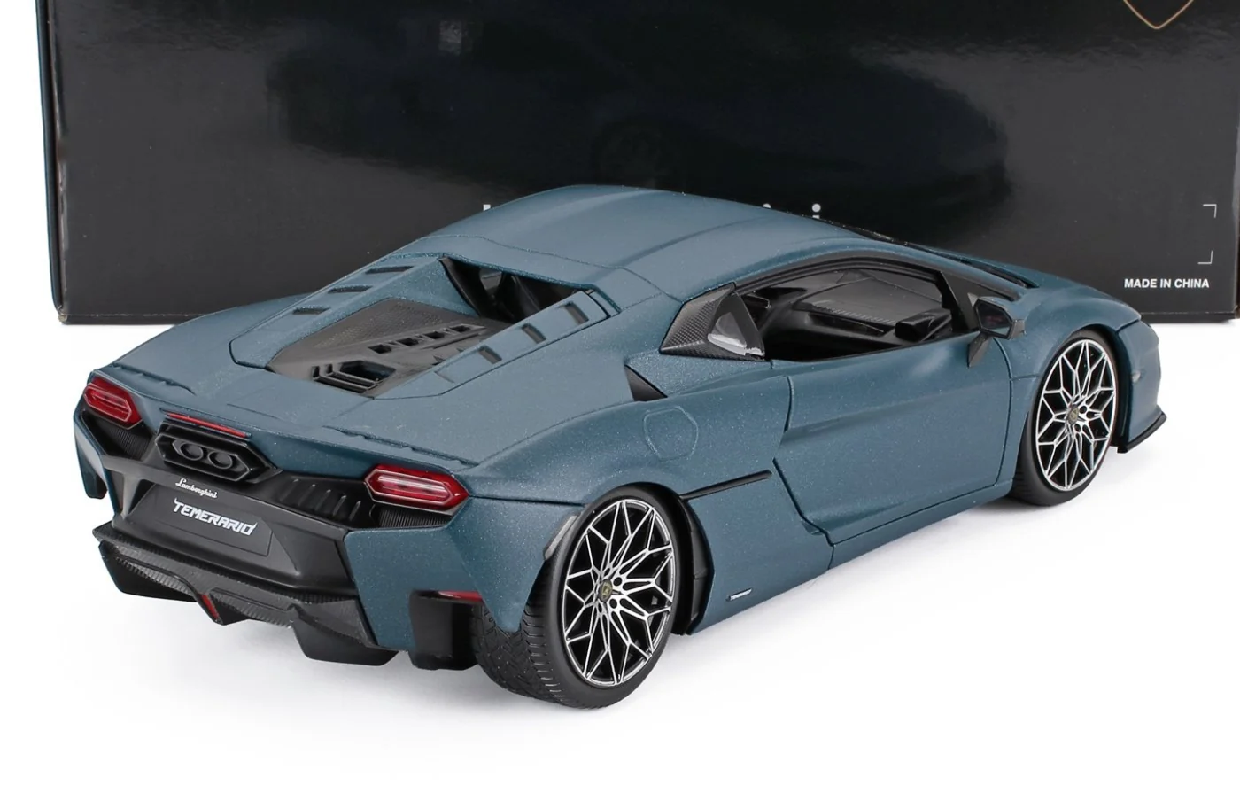 Bburago 2025 Lamborghini Temerario Matte Blue 1:18 - Image 2