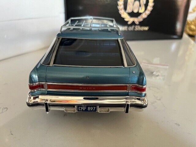BoS-Models 1974 Buick Estate Wagon Station Wagon Blue w/ Wood Grain 1:18 - Image 6