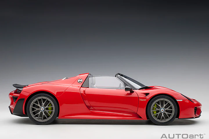 AUTOart Porsche 918 Spyder Weissach Package Guards Red 1:12 - Image 6