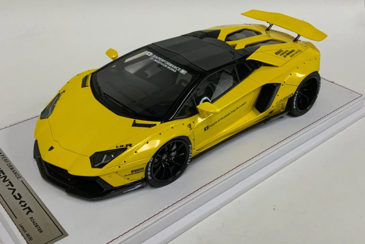 GL Model Lamborghini Aventador Roadster SVJ Lemon Yellow 1:18 WITH DISPLAY - Image 2
