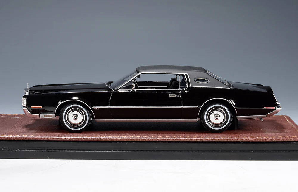 GLM Models 1972 Lincoln Continental Mark IV Black 1:43 - Image 2