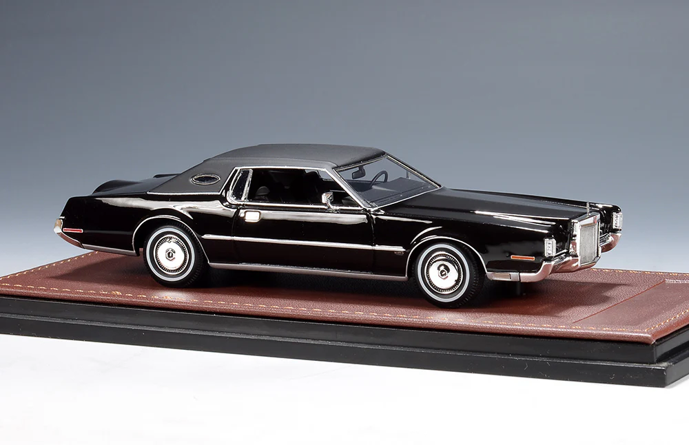 GLM Models 1972 Lincoln Continental Mark IV Black 1:43 - Image 4