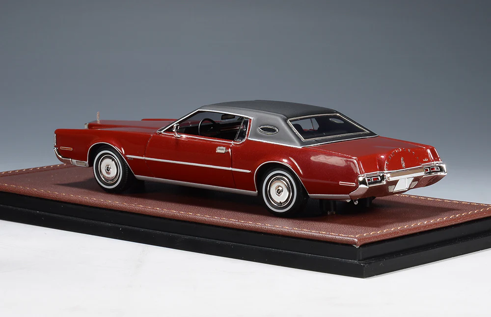 GLM Models 1972 Lincoln Continental Mark IV Red Moondust Poly 1:43 - Image 3