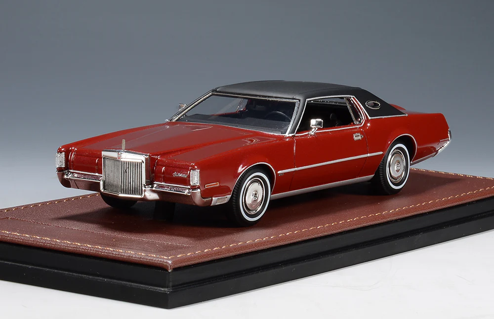 GLM Models 1972 Lincoln Continental Mark IV Red Moondust Poly 1:43 - Image 5