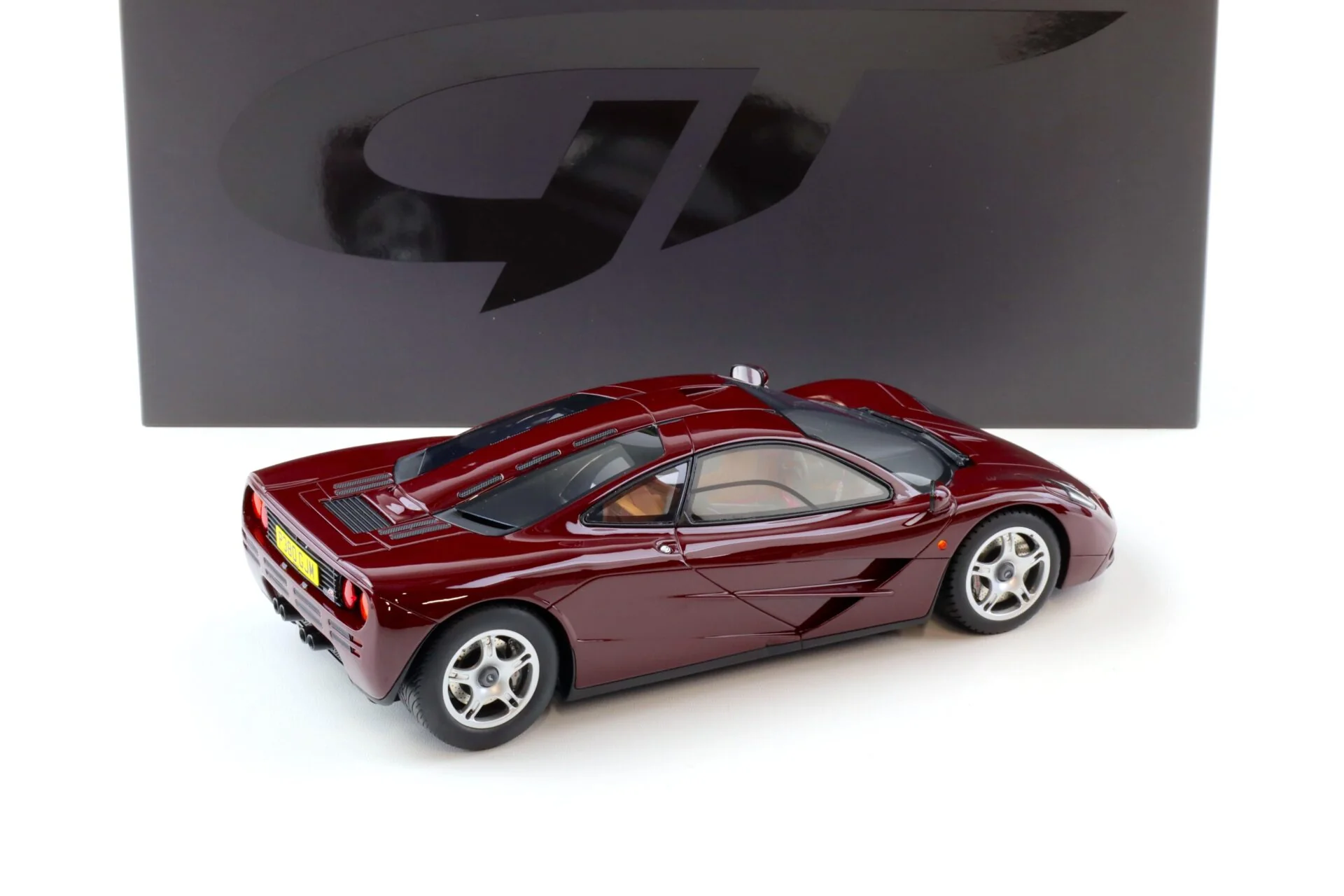 GT Spirit 1992 Mclaren F1 Dark Red 1:18 - Image 3
