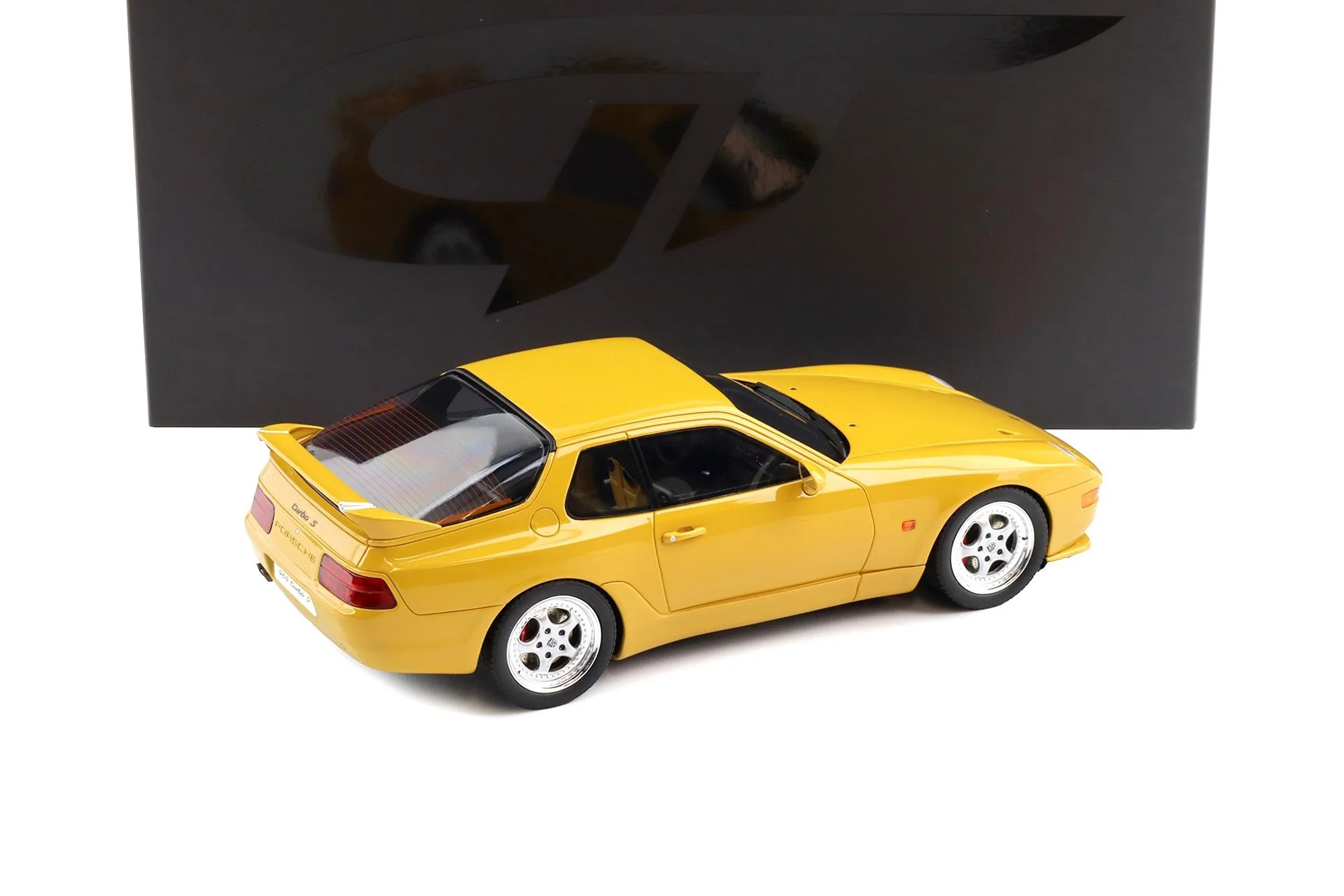 GT Spirit 1993 Porsche 968 Turbo S Coupe Yellow 1:18 - Image 3