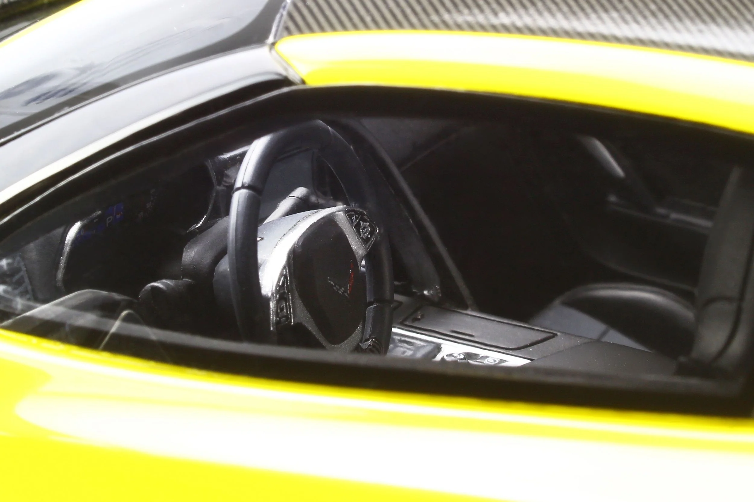 GT Spirit 2016 Chevy Corvette C7-R Z06 Yellow Tintcoat 1:18 - Image 10