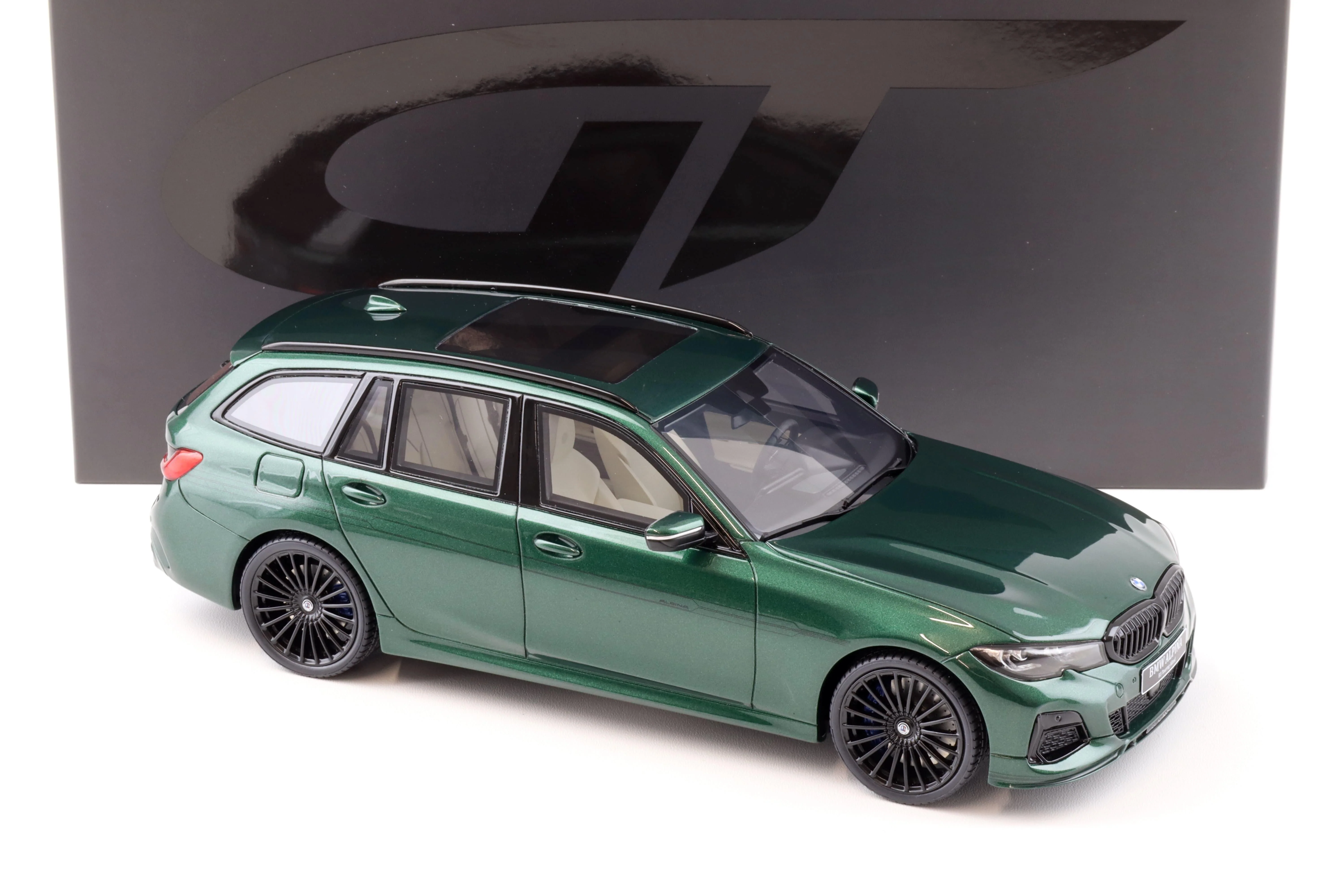 GT Spirit 2019 Alpina B3 Biturbo 3 Series Touring Wagon Green Metallic 1:18 - Image 2