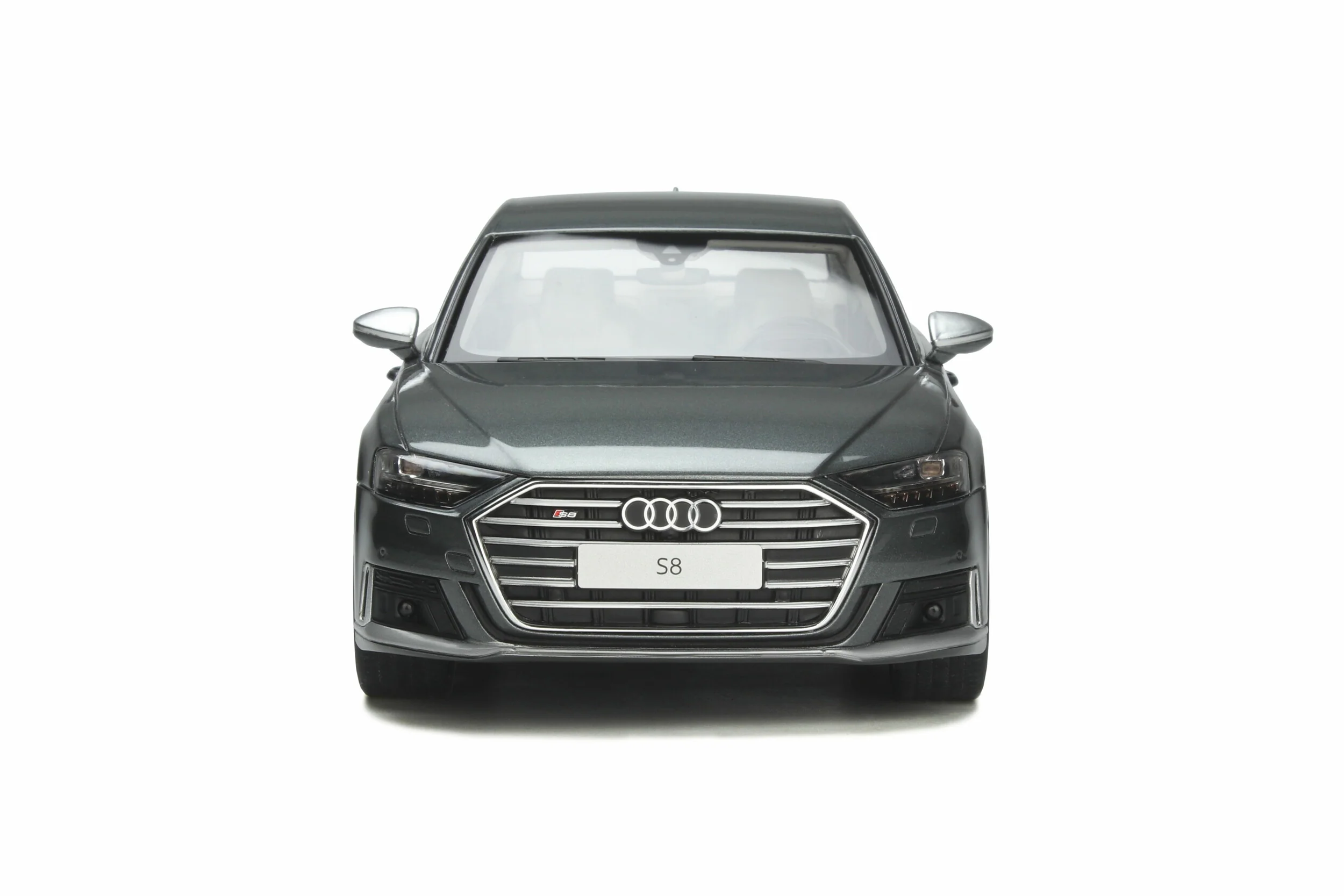 GT Spirit 2020 Audi S8 (D5) Sedan Daytona Grey Metallic 1:18 - Image 4