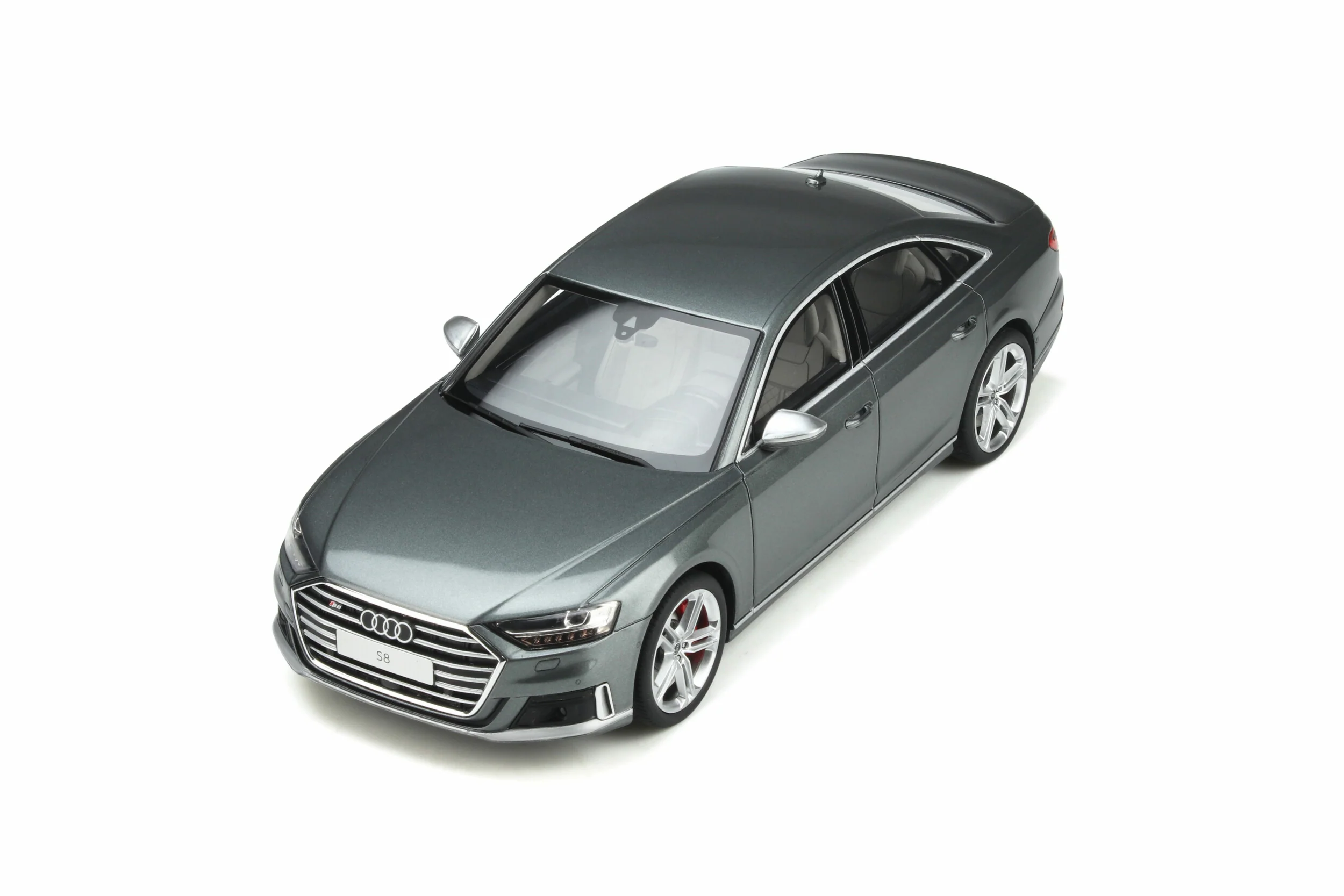 GT Spirit 2020 Audi S8 (D5) Sedan Daytona Grey Metallic 1:18 - Image 6
