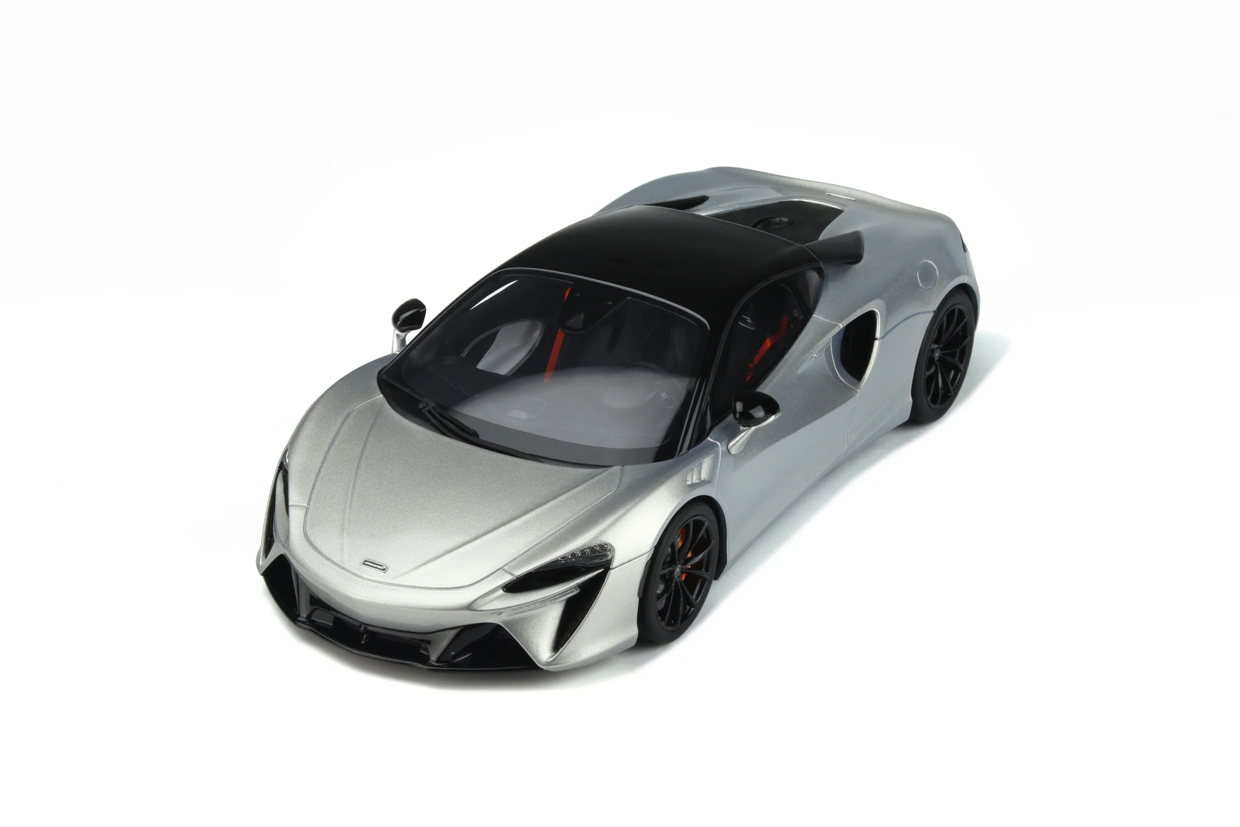 GT Spirit 2021 Mclaren Artura Silver Metallic 1:18 - Image 6