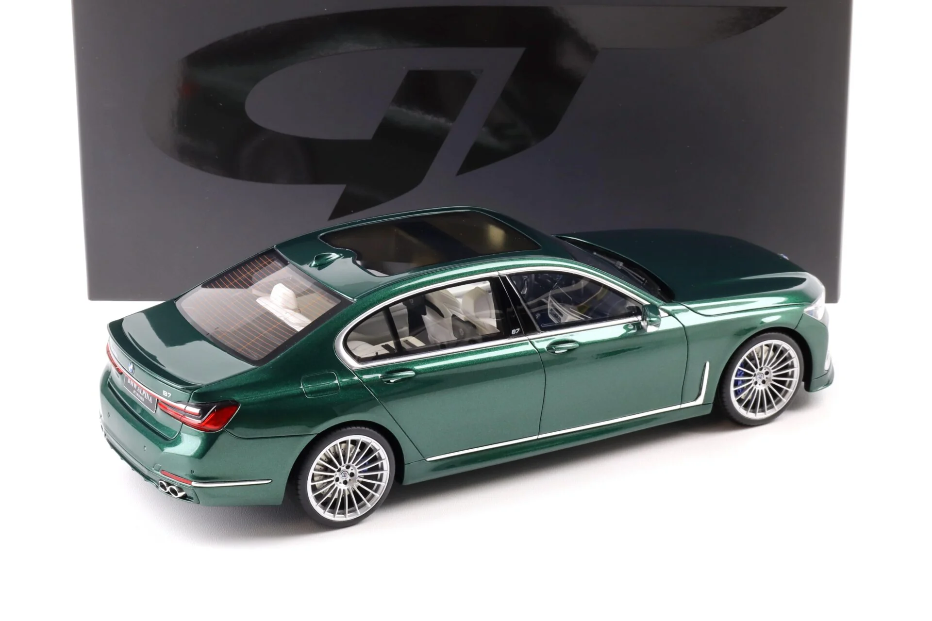 GT Spirit 2023 Alpina B7 (G12) Sedan 7 Series Green Metallic 1:18 - Image 3