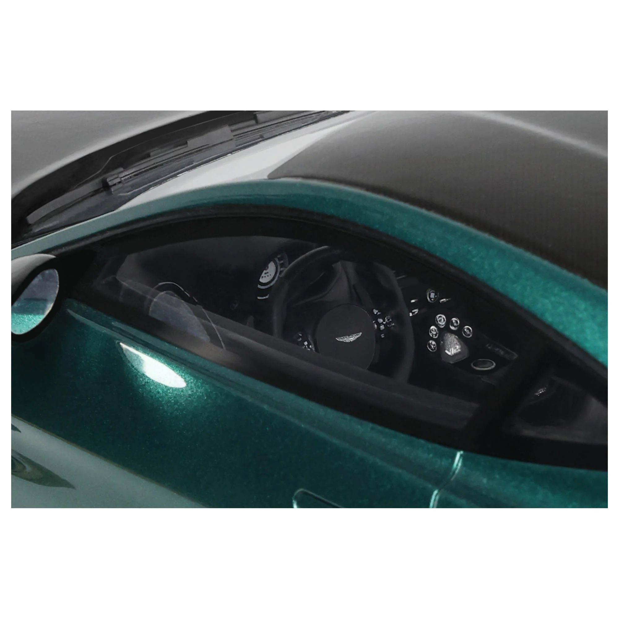 GT Spirit 2023 Aston Martin V12 Vantage Racing Green 1:18 - Image 10