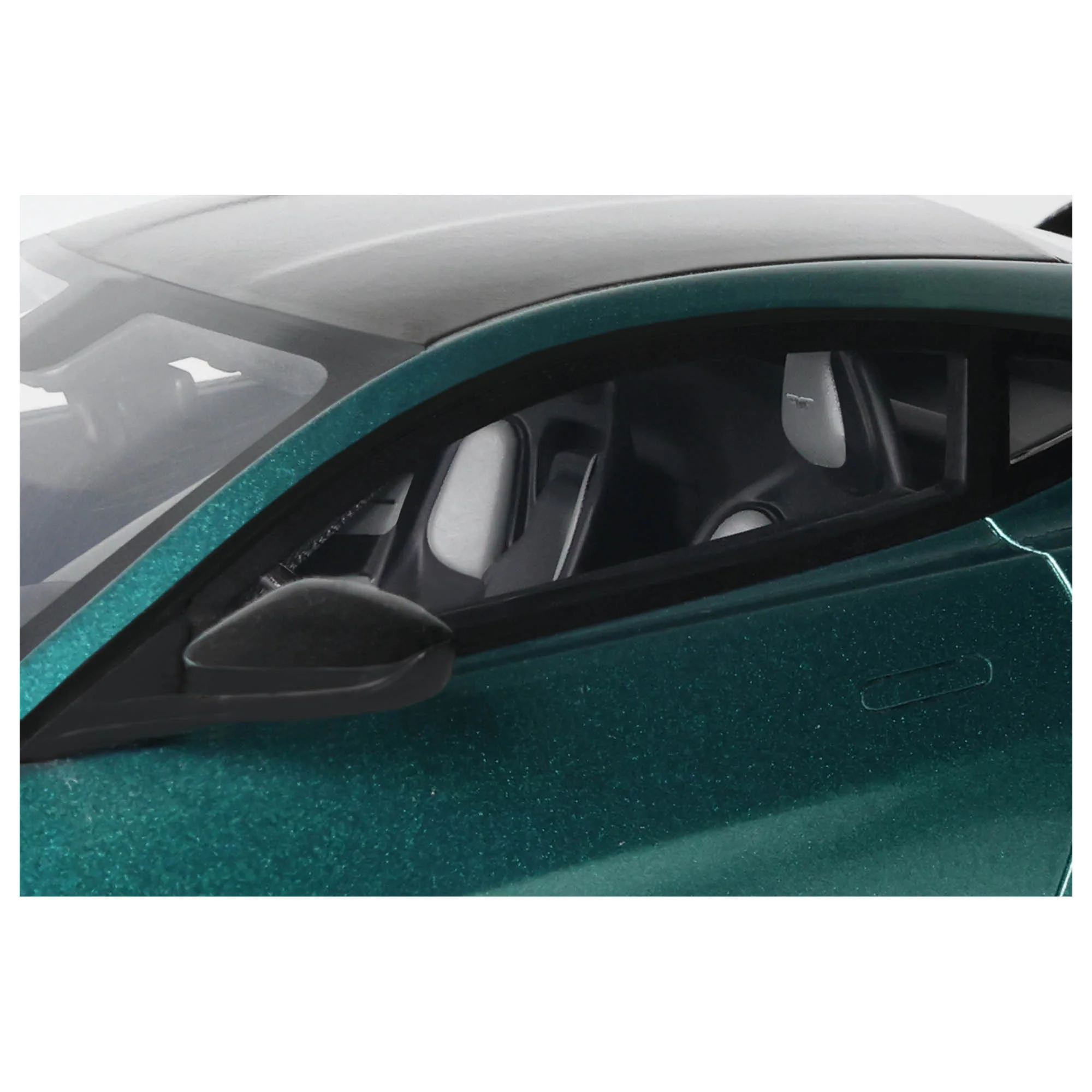 GT Spirit 2023 Aston Martin V12 Vantage Racing Green 1:18 - Image 11