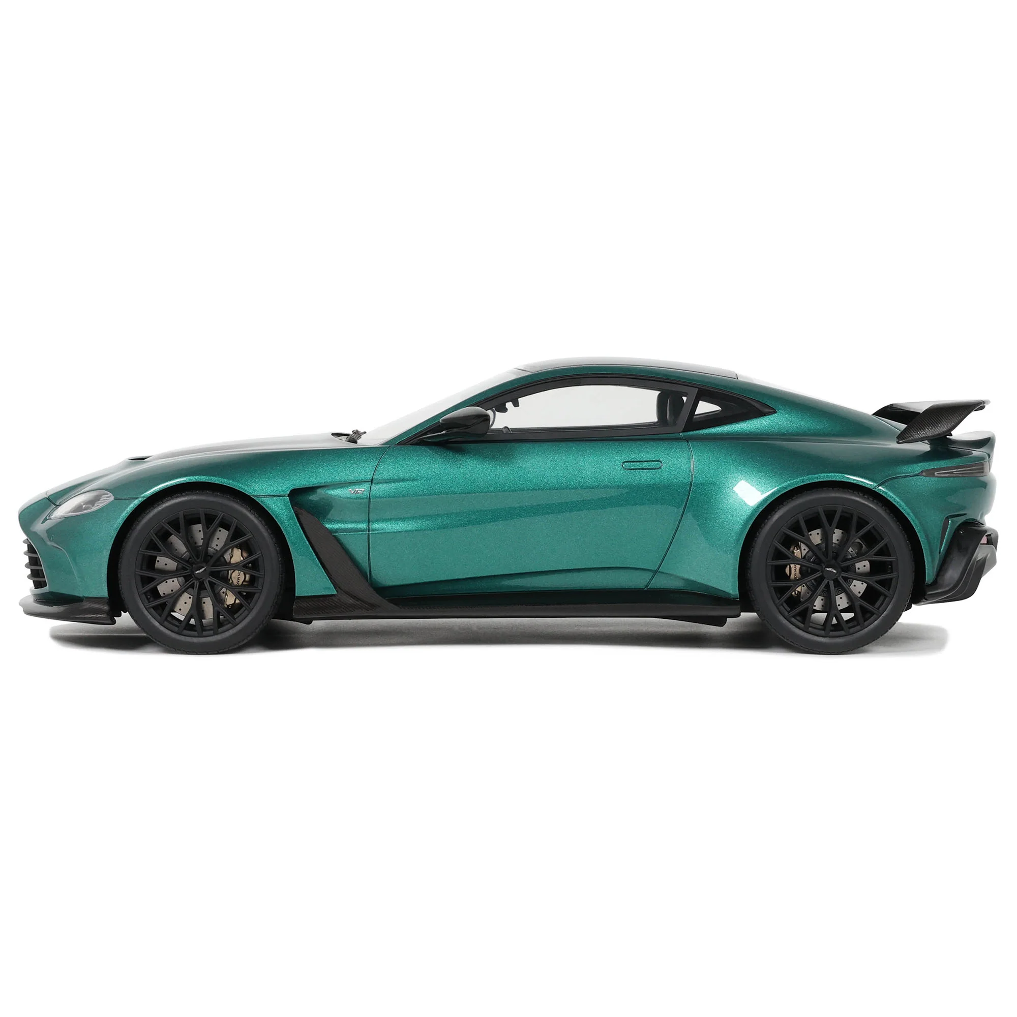 GT Spirit 2023 Aston Martin V12 Vantage Racing Green 1:18 - Image 3
