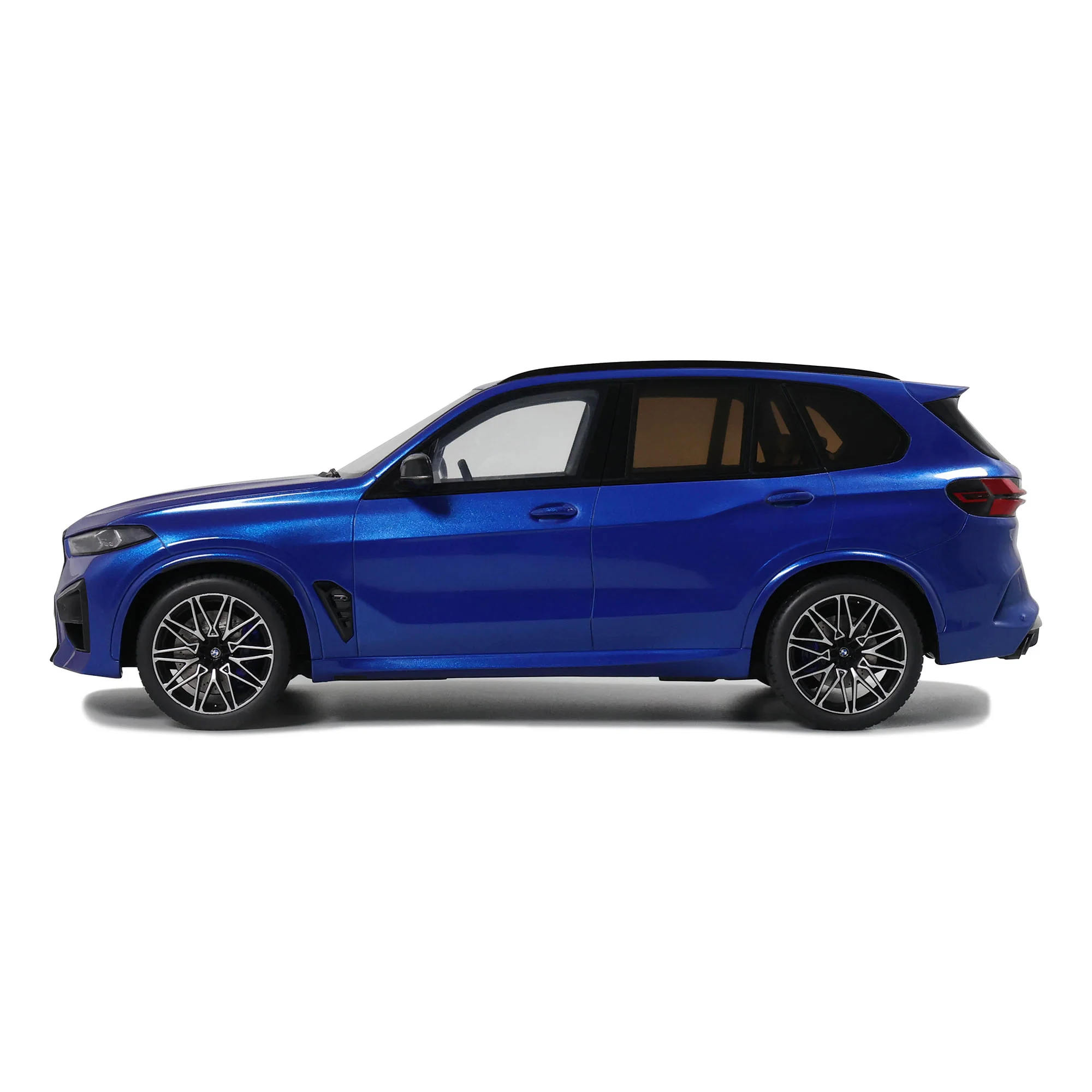 GT Spirit 2023 BMW X5M (G05) Competition Marina Bay Blue Metallic 1:18 - Image 7