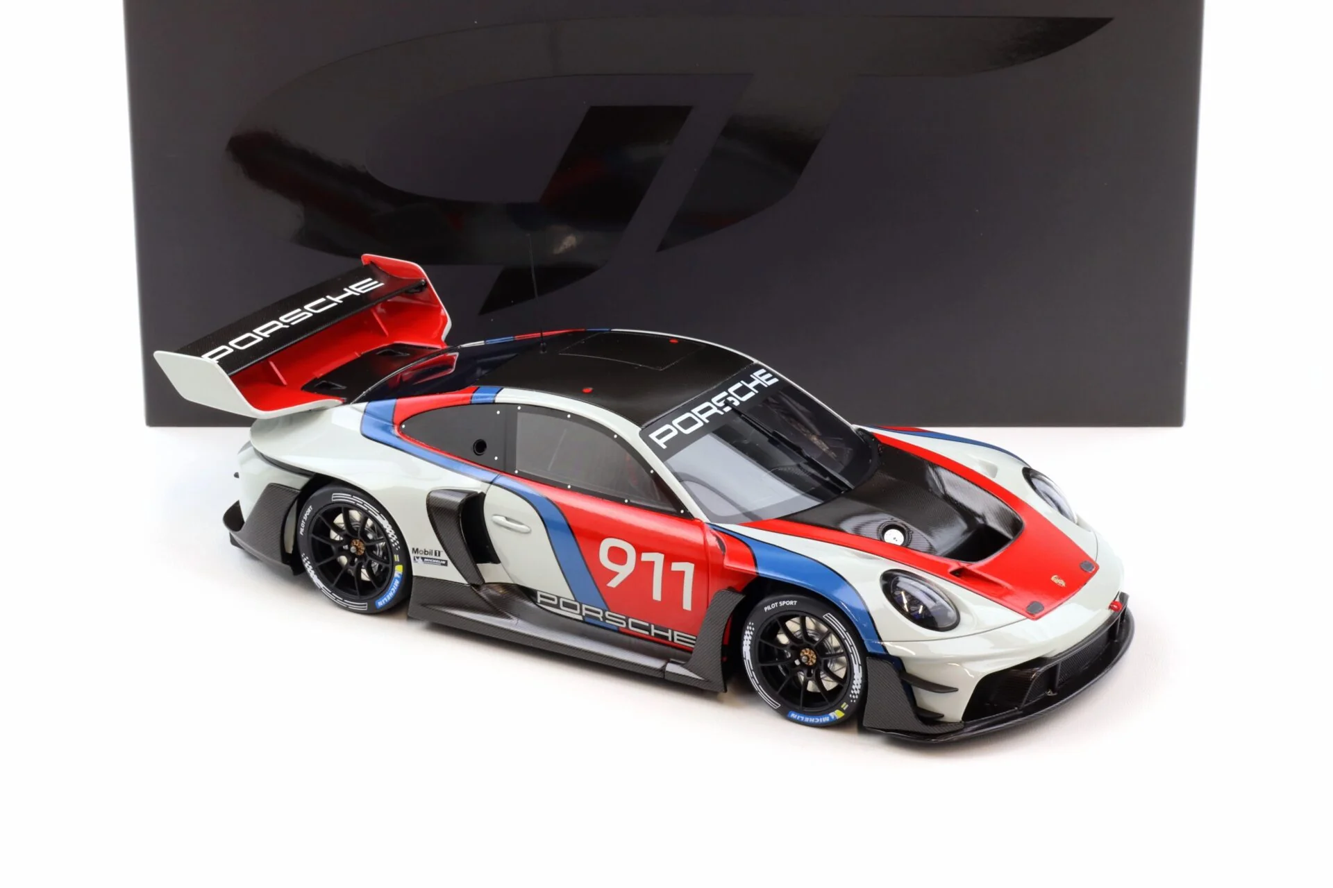 GT Spirit 2023 Porsche 911 992 GT3 R Rennsport White, Red, Blue 1:18 - Image 2