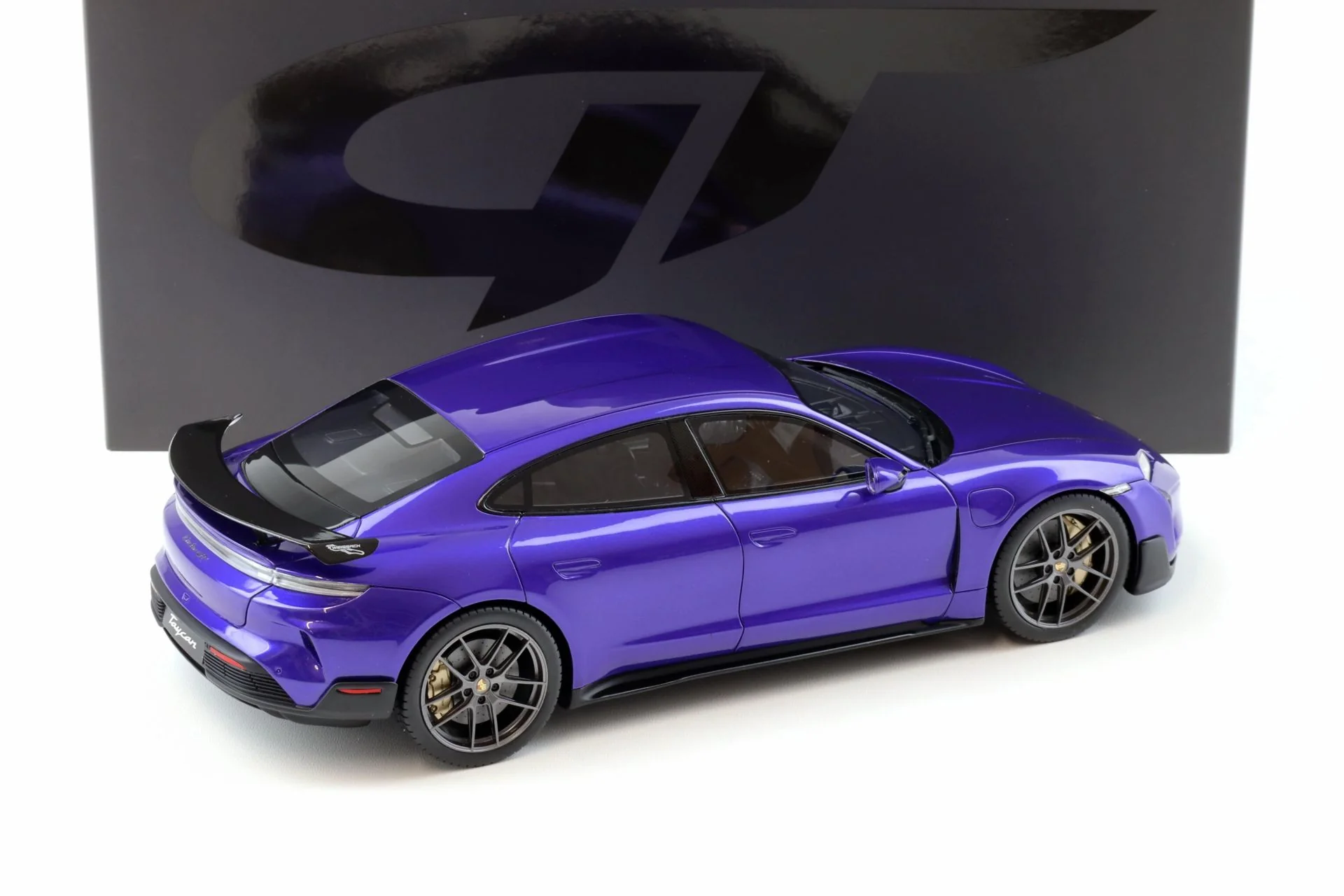 GT Spirit 2023 Porsche Taycan Turbo GT Purple Sky Metallic 1:18 - Image 3