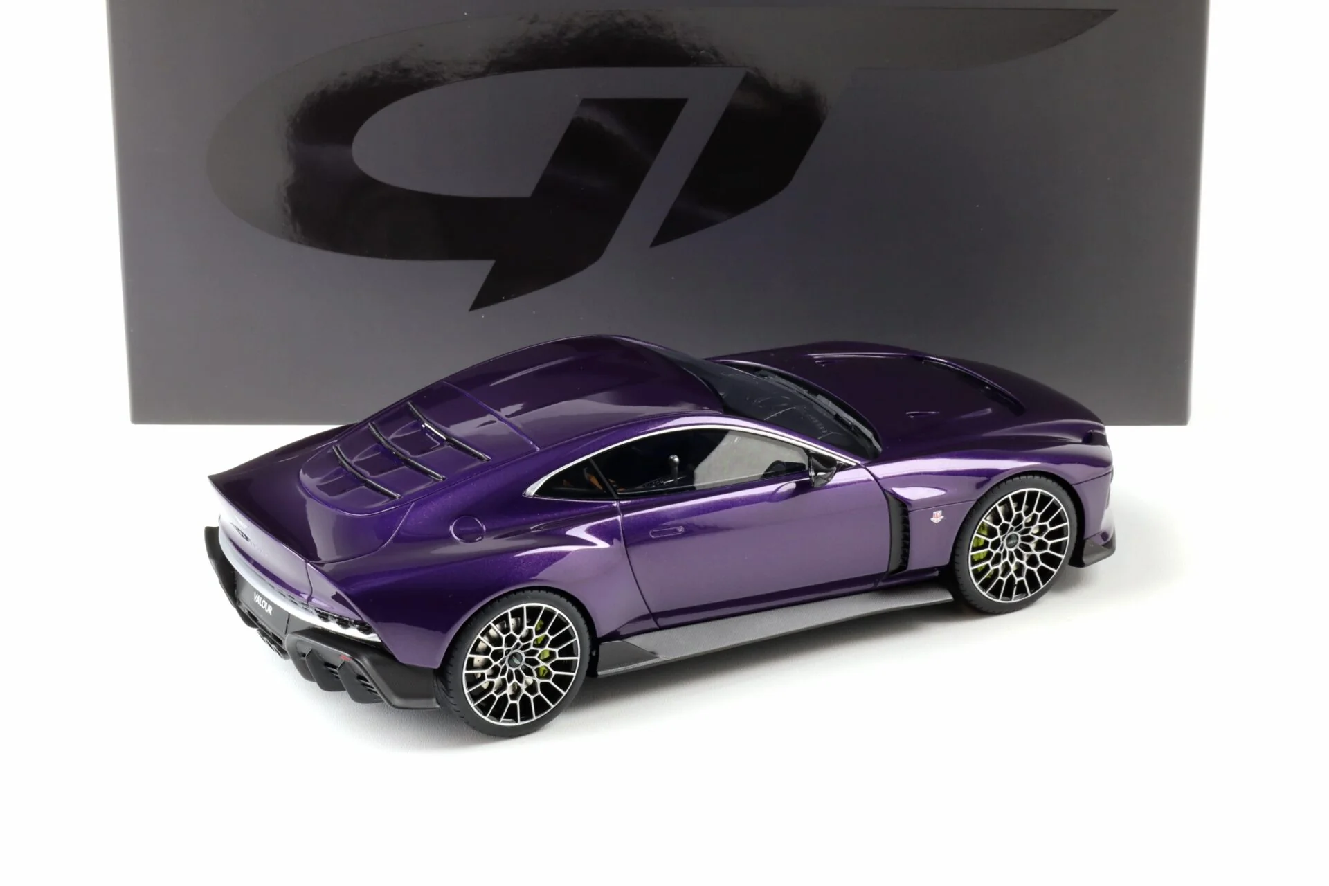 GT Spirit 2023 Aston Martin Valour Coupe Purple 1:18 - Image 3