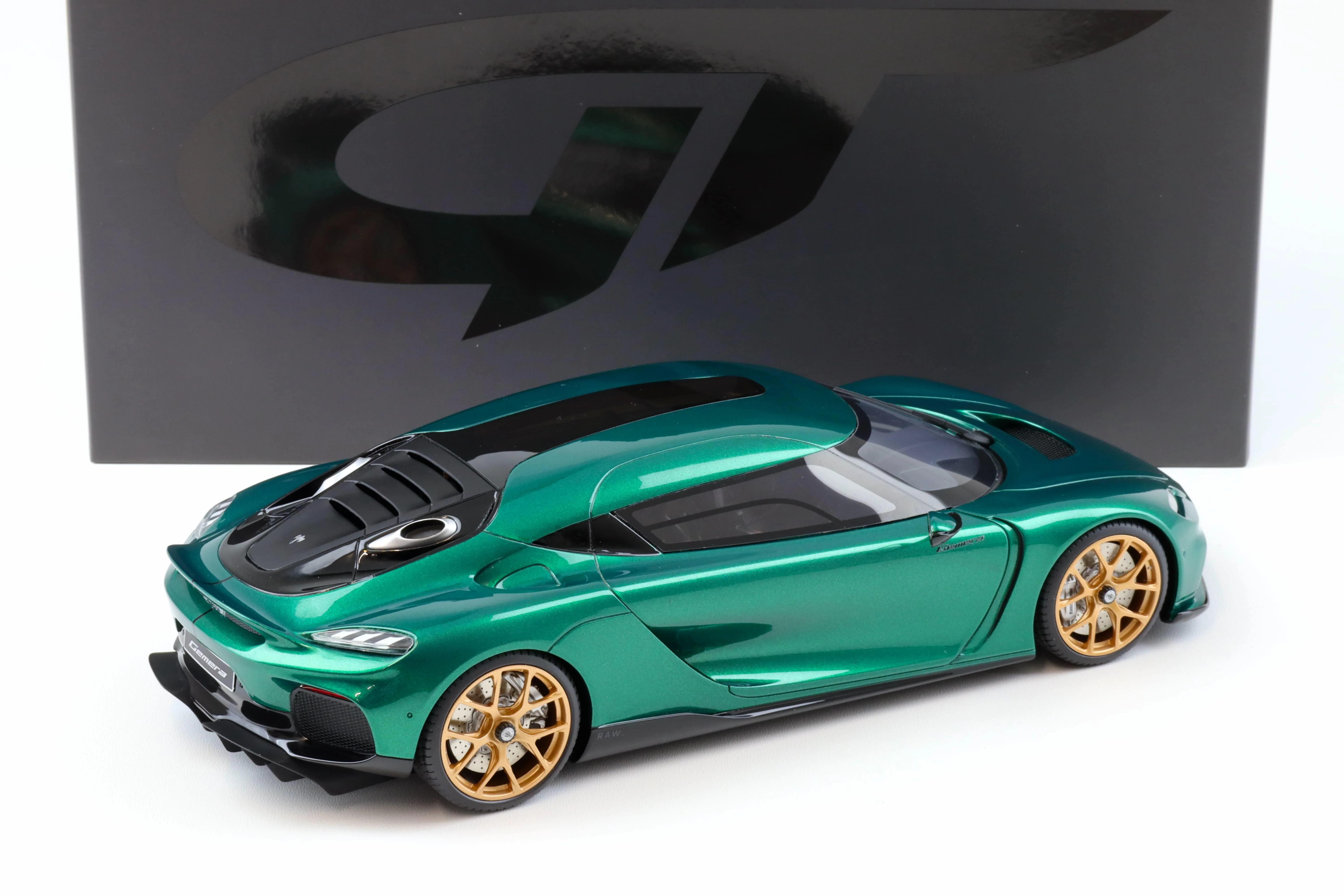 GT Spirit 2024 Koenigsegg Gemera Racing Green w/ Gold Wheels 1:18 - Image 3