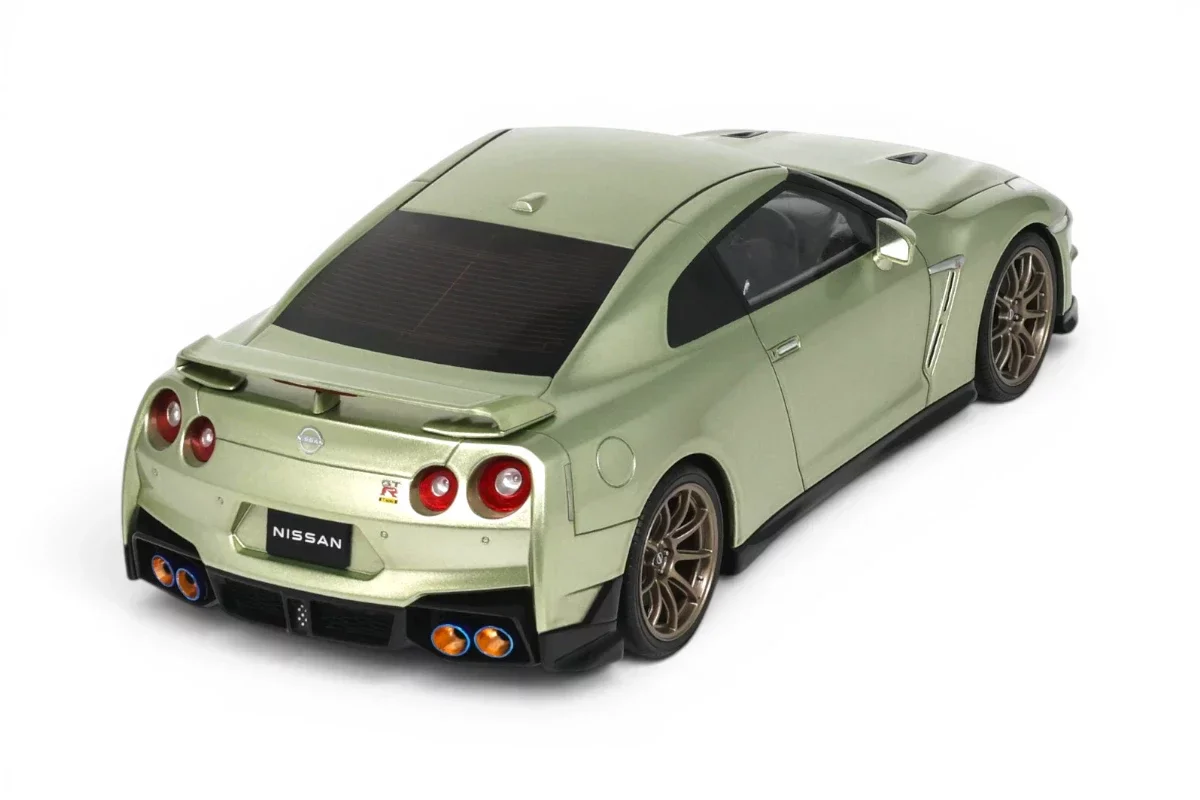 GT Spirit 2024 Nissan GT-R (R35) Skyline T-Spec Premium Edition Millenium Jade Green 1:18 - Image 7