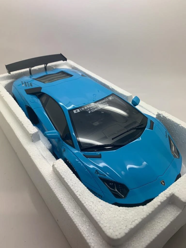 GT Spirit Lamborghini Aventador LP400 LB-Works Baby Blue 1:18 - Image 11