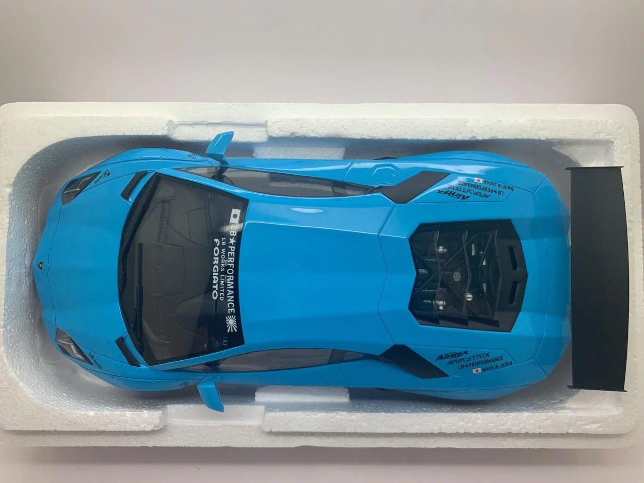 GT Spirit Lamborghini Aventador LP400 LB-Works Baby Blue 1:18 - Image 13