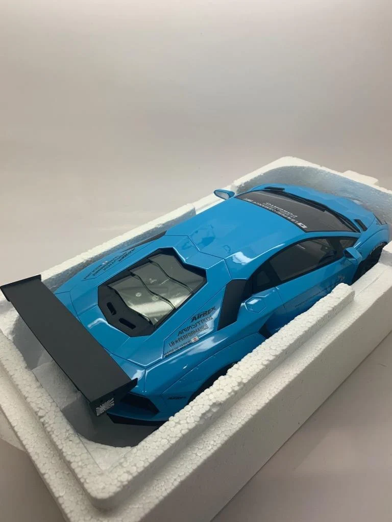 GT Spirit Lamborghini Aventador LP400 LB-Works Baby Blue 1:18 - Image 14