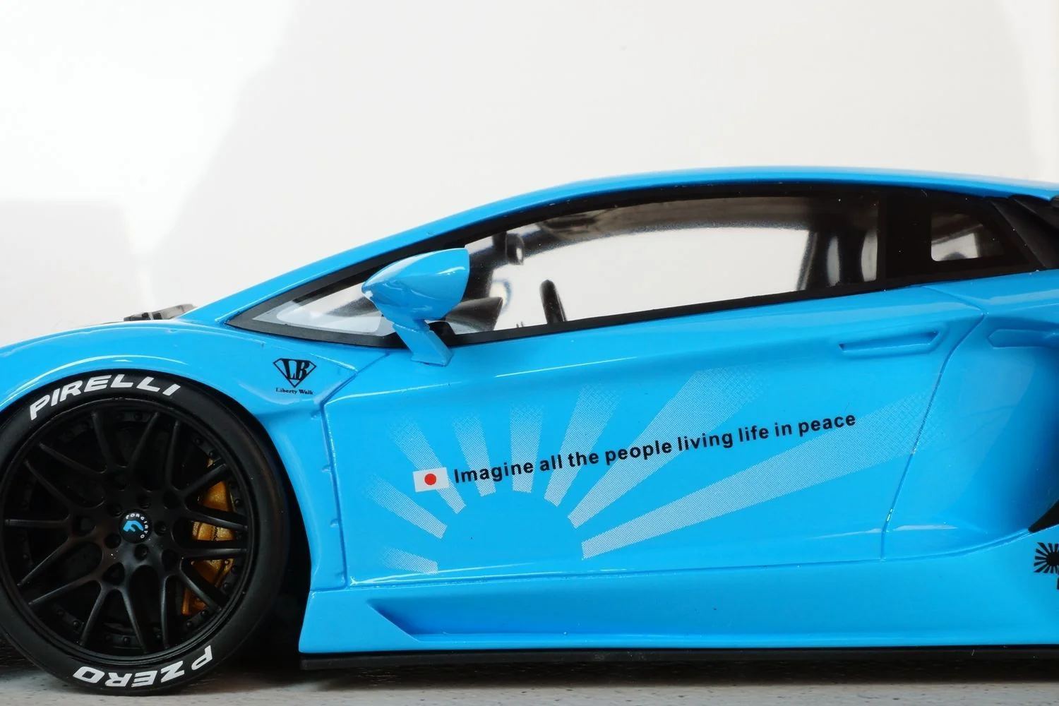 GT Spirit Lamborghini Aventador LP400 LB-Works Baby Blue 1:18 - Image 3